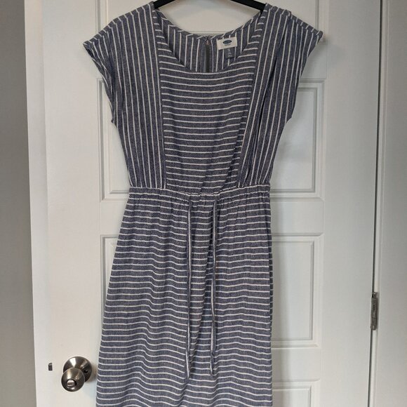 Seersucker Striped Linen Dress with Tie Waist - Picture 2 of 6